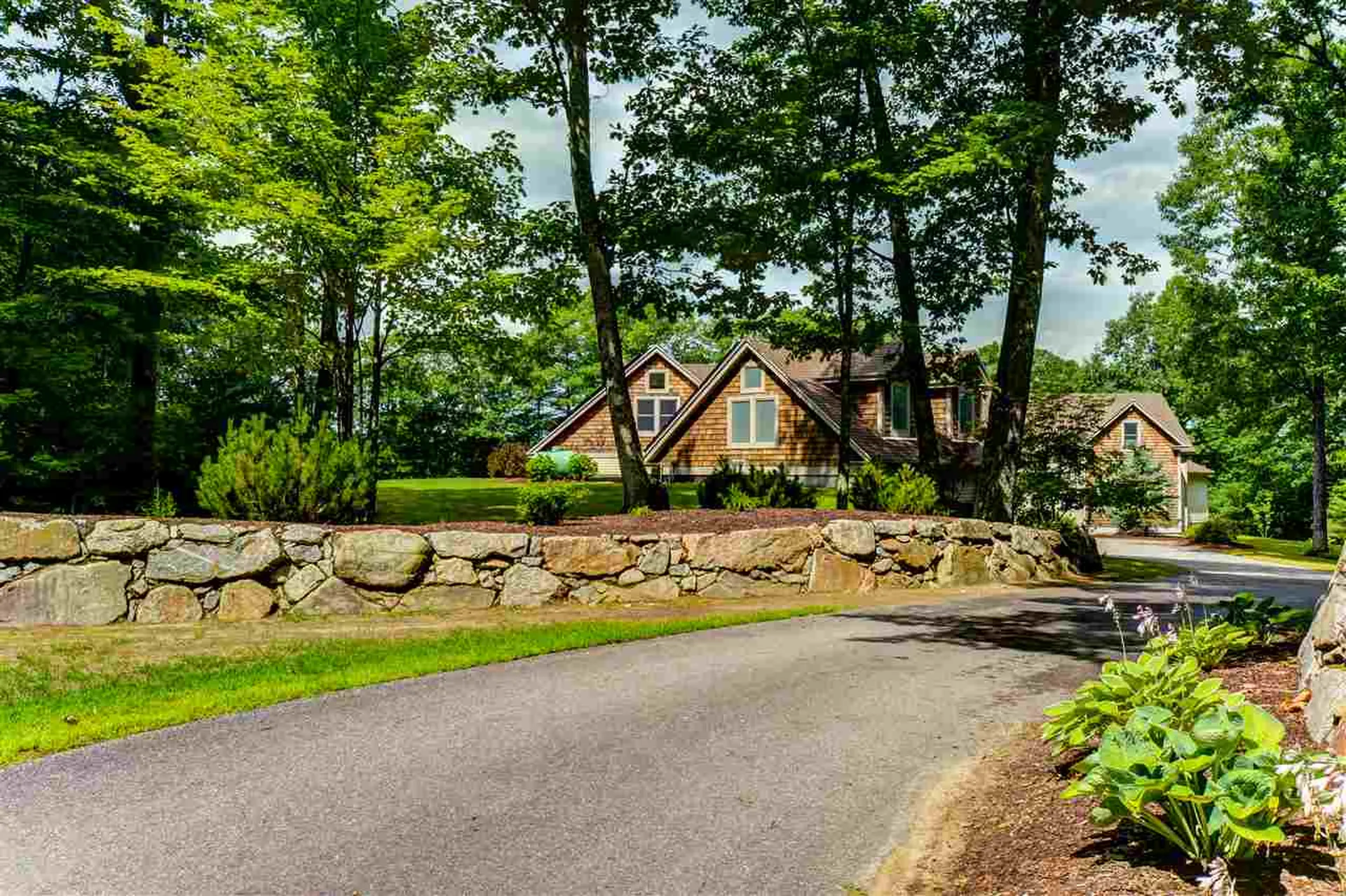 81 Sargent Road Holderness NH 03245