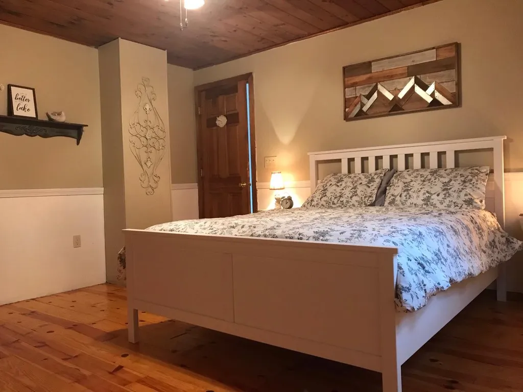 17 Stephanie Drive Alton NH 03810-4348