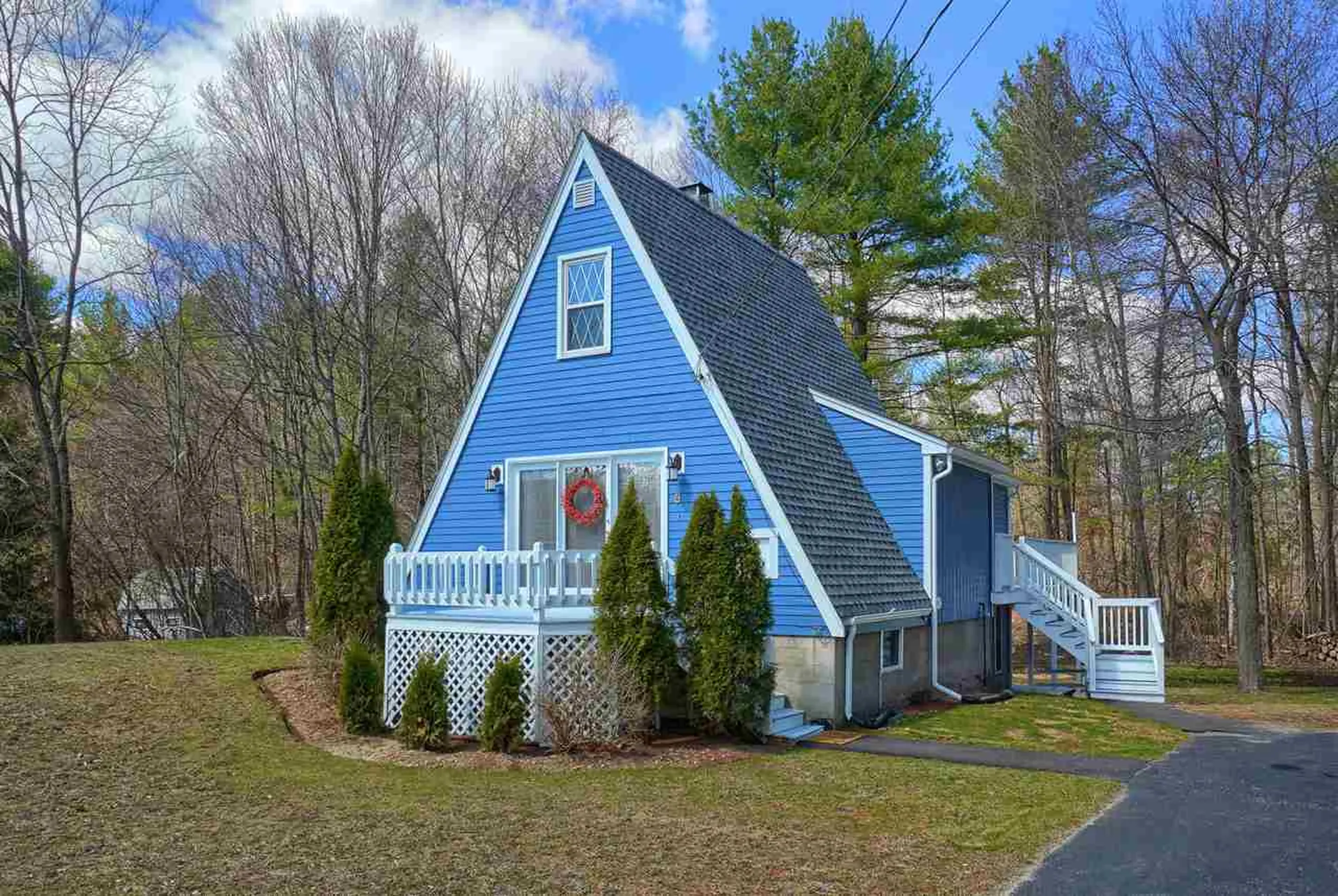 5 Pine Road Hudson NH 03051