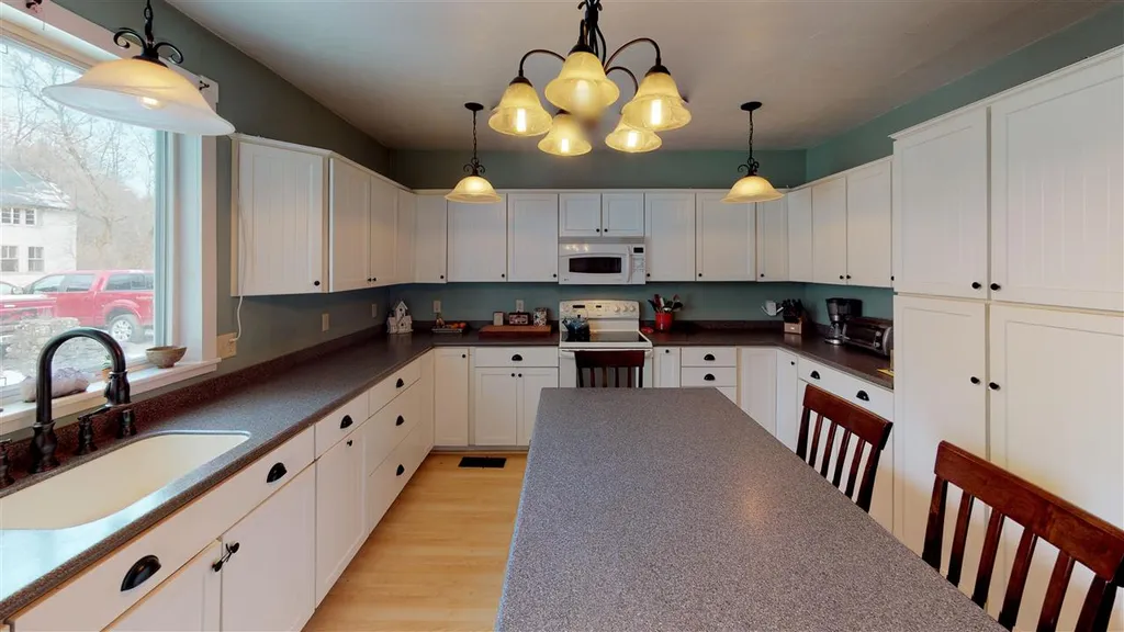 100 Green Street Bristol NH 03222