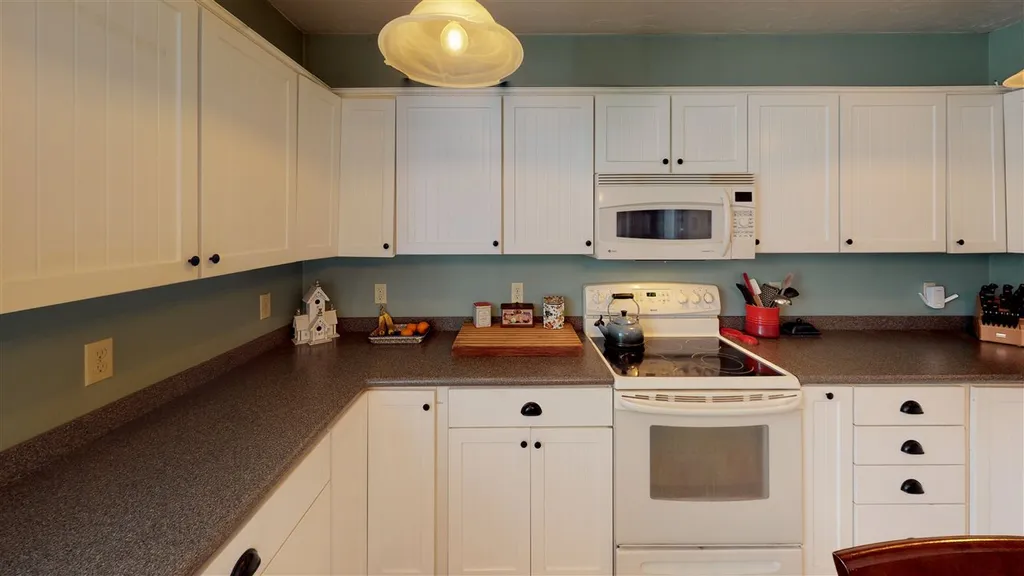 100 Green Street Bristol NH 03222