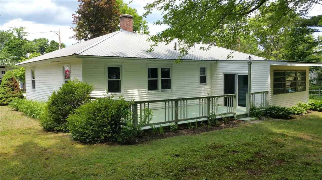 9 Cossitt Avenue Claremont NH 03743
