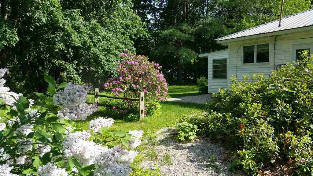 9 Cossitt Avenue Claremont NH 03743