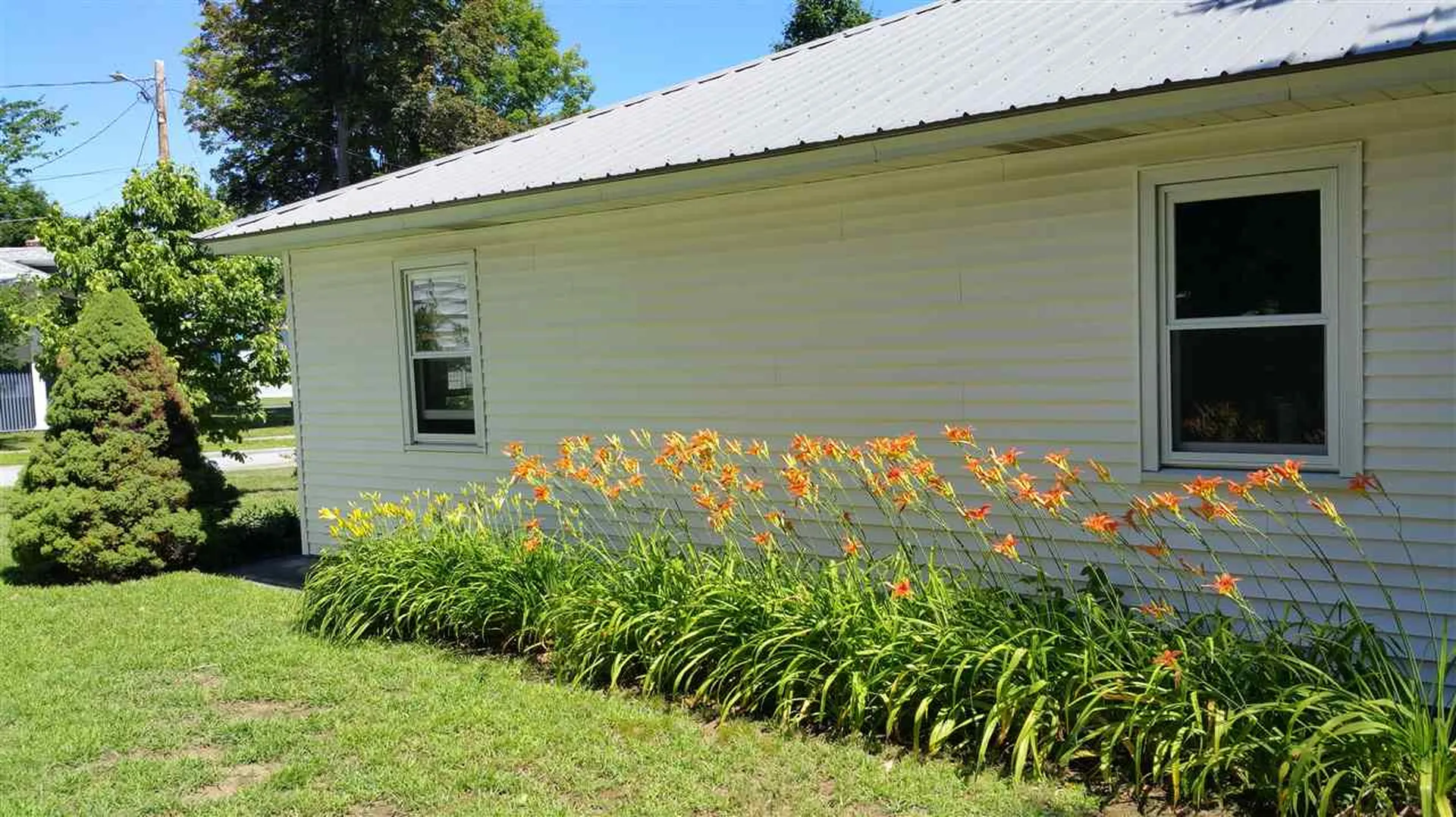 9 Cossitt Avenue Claremont NH 03743