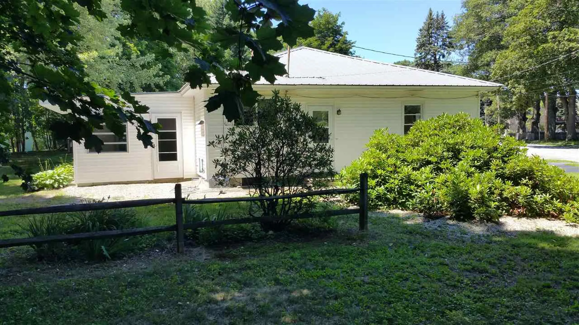 9 Cossitt Avenue Claremont NH 03743
