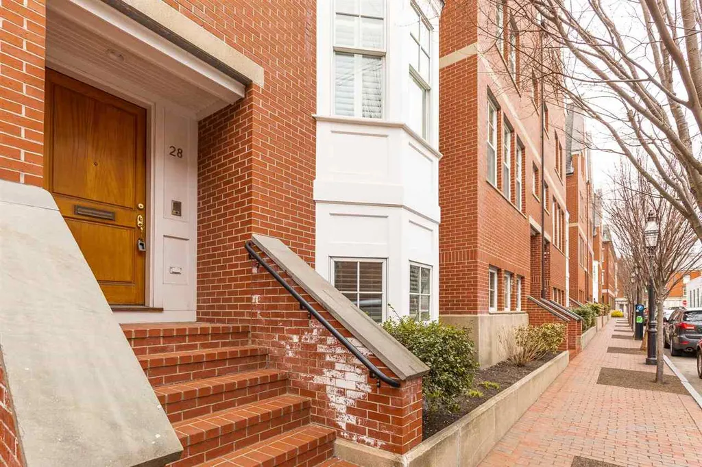 28 Porter Street Portsmouth NH 03801
