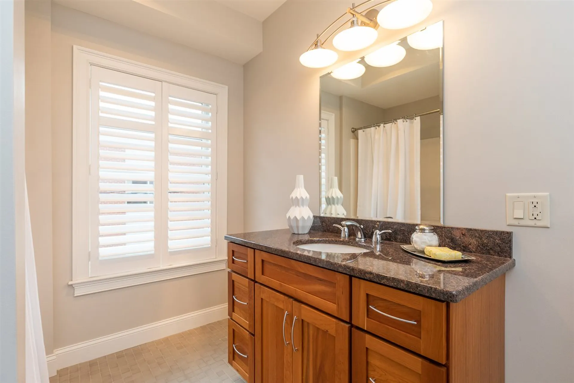 28 Porter Street Portsmouth NH 03801
