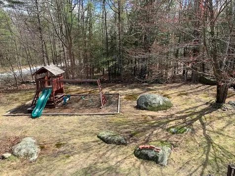 6 Washington Circle Hillsborough NH 03244
