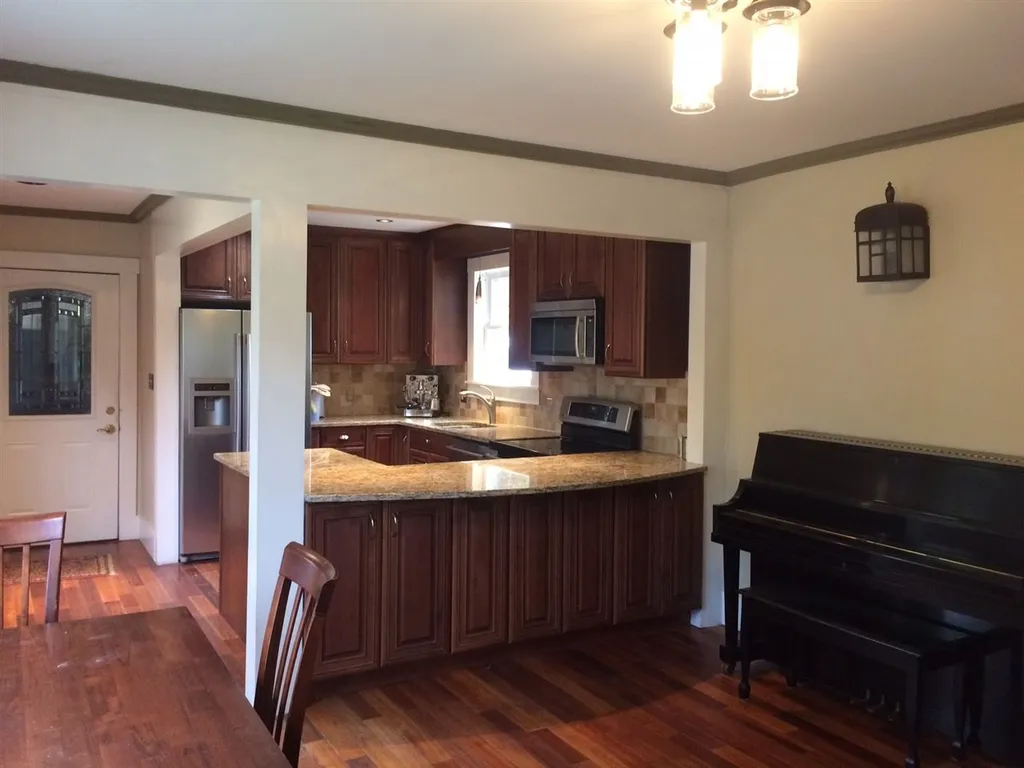 140 Bank Street Extension Lebanon NH 03766