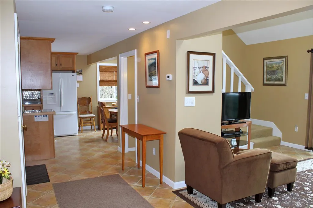 1198 Mayhew Turnpike Bridgewater NH 03222