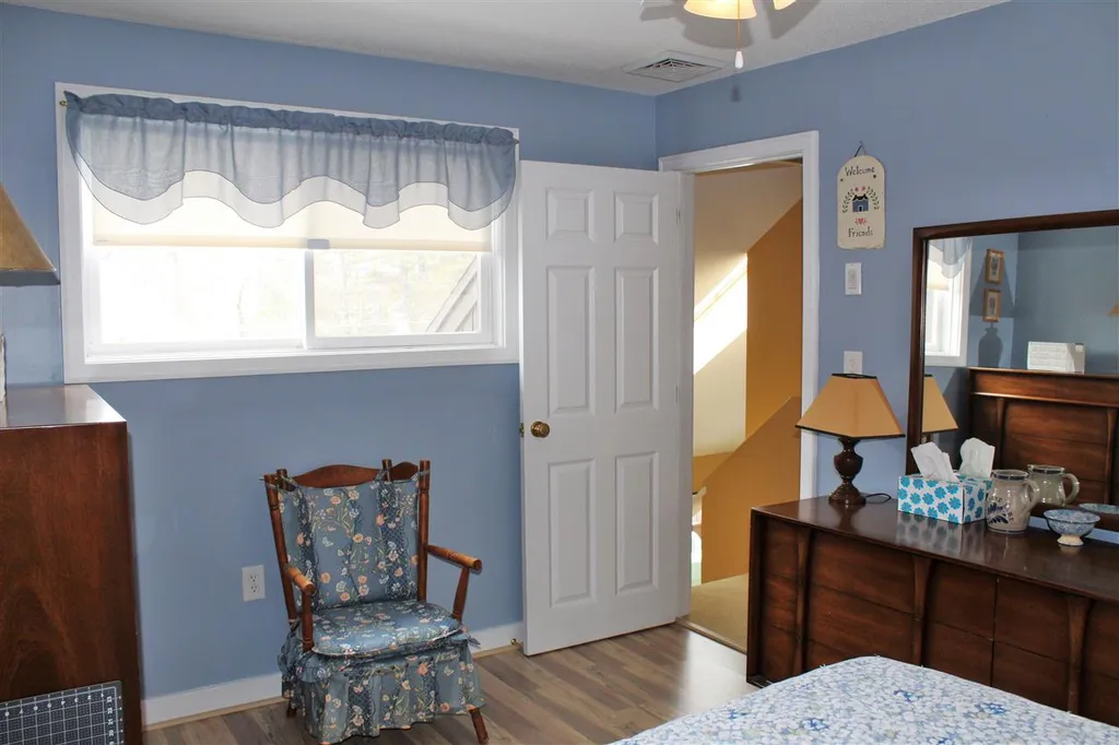1198 Mayhew Turnpike Bridgewater NH 03222