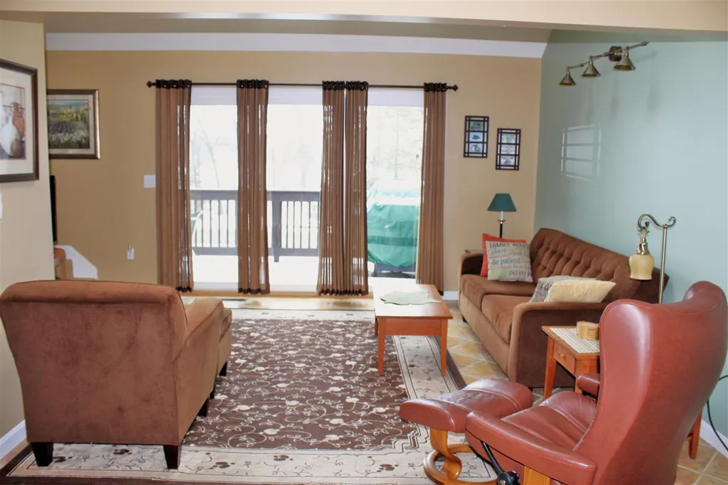 1198 Mayhew Turnpike Bridgewater NH 03222