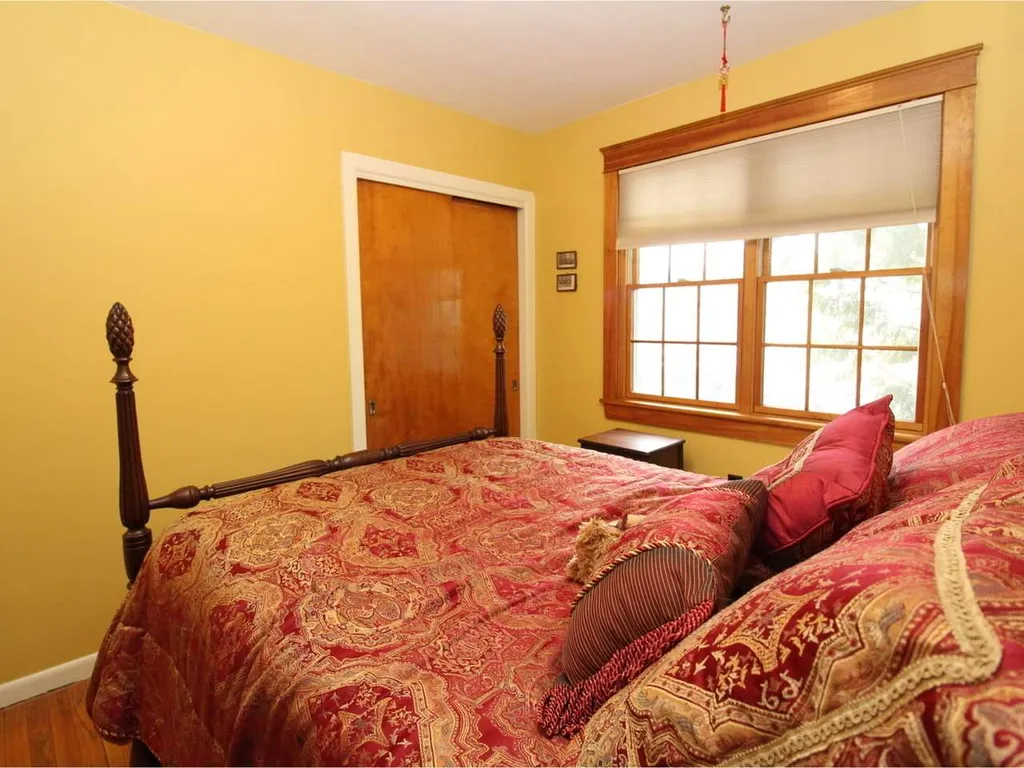17 Barrett Street South Burlington VT 05403