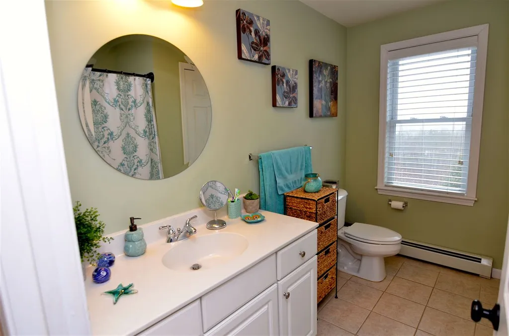 60 Castle Lane New London NH 03257