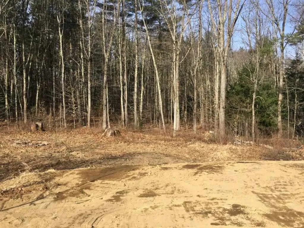 14 Bertha Avenue Raymond NH 03077