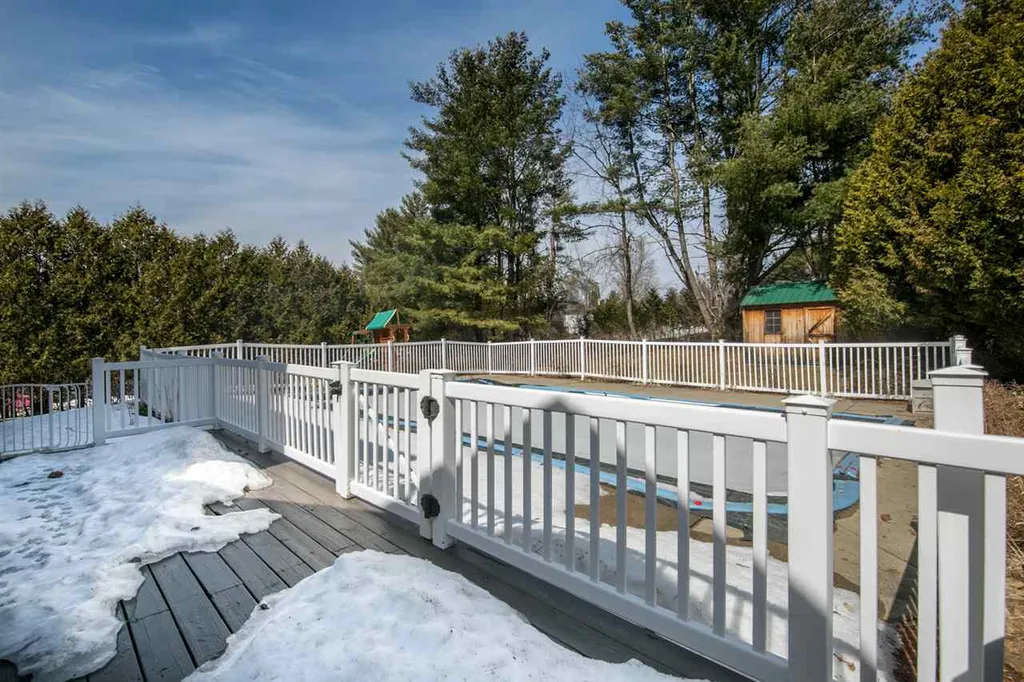 31 Bobolink Circle Essex VT 05452