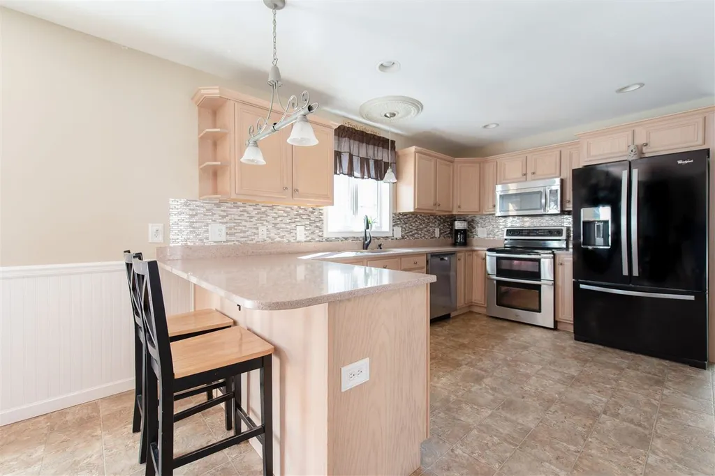 29 Nottingham Lane Rochester NH 03868