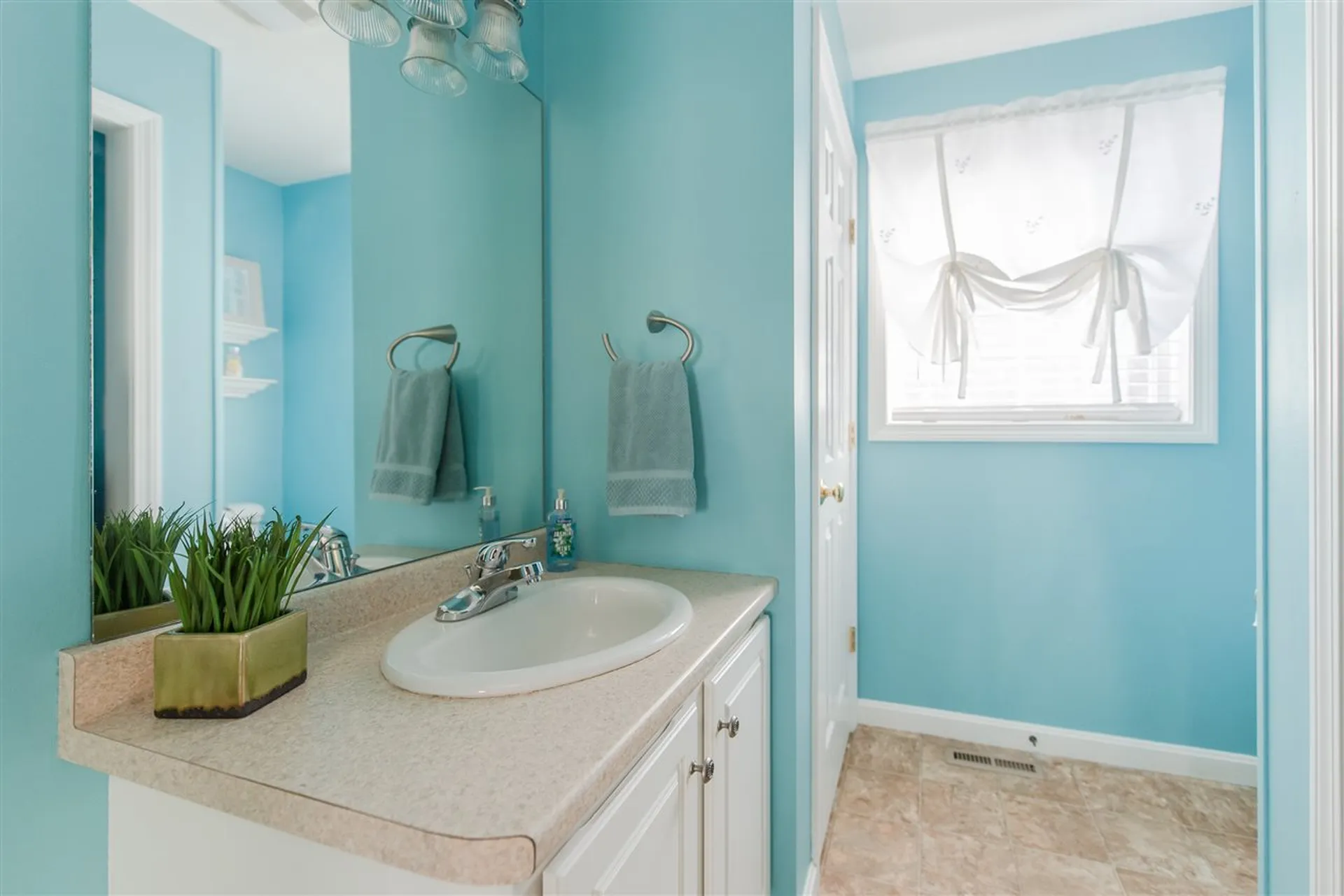 29 Nottingham Lane Rochester NH 03868