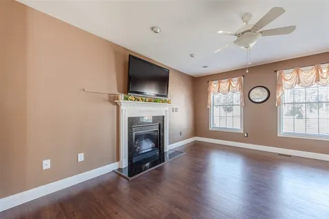 29 Nottingham Lane Rochester NH 03868