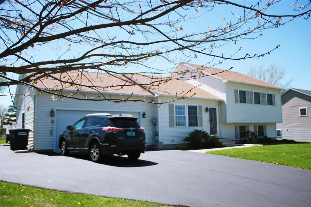 90 Hunting Ridge Lane Milton VT 05468