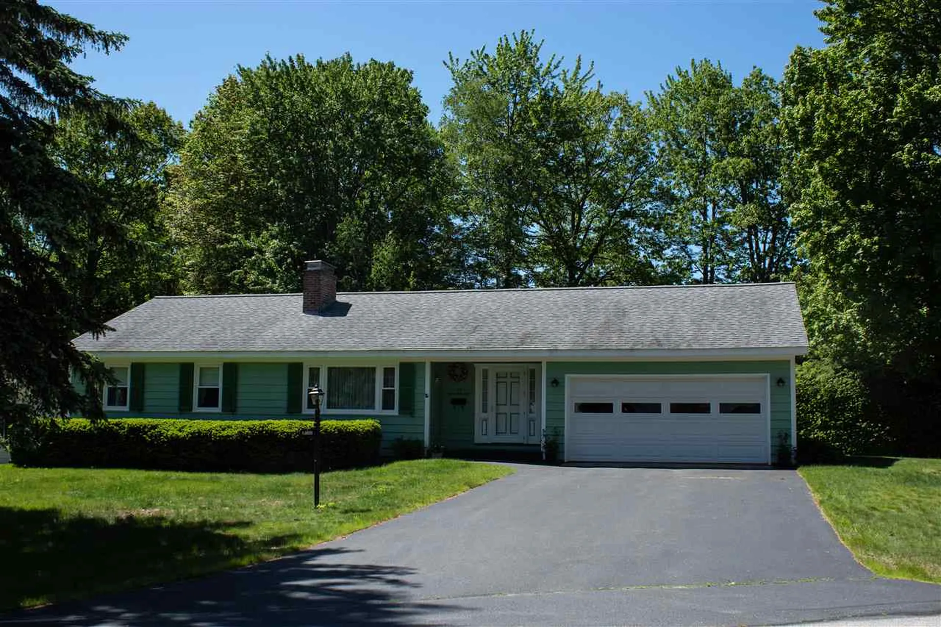 19 Kensington Drive Laconia NH 03246