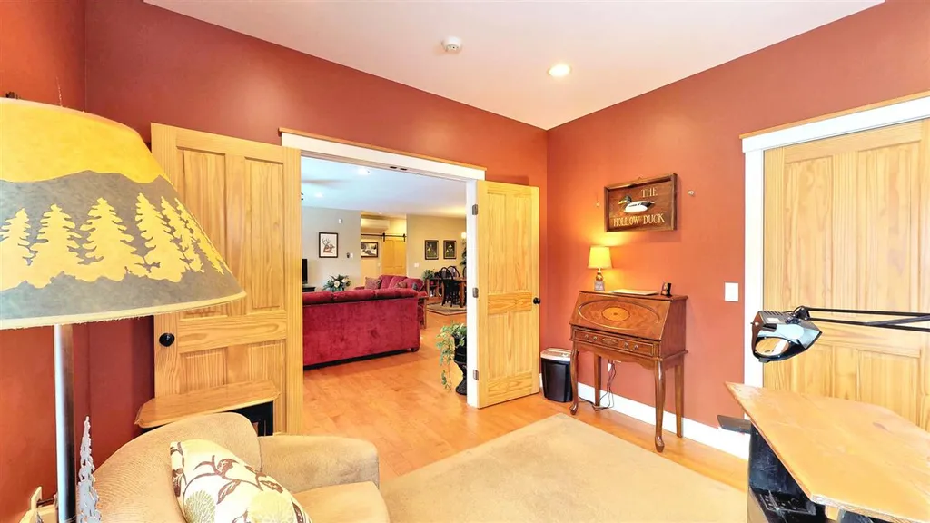 8 Pasture Lane Holderness NH 03245