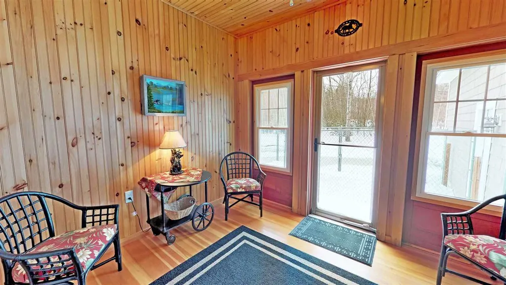 8 Pasture Lane Holderness NH 03245