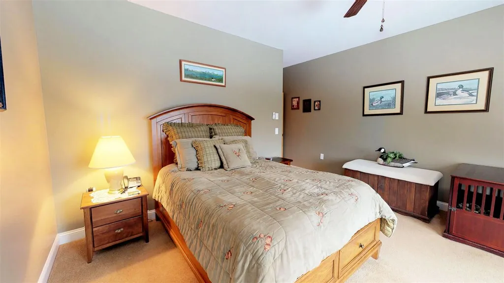 8 Pasture Lane Holderness NH 03245