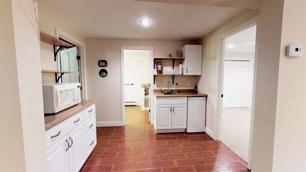 8 Pasture Lane Holderness NH 03245