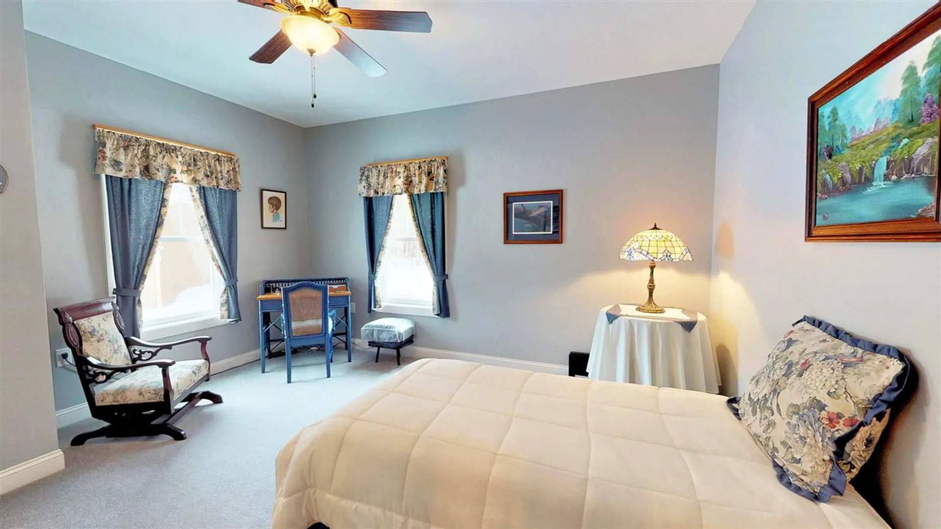 8 Pasture Lane Holderness NH 03245