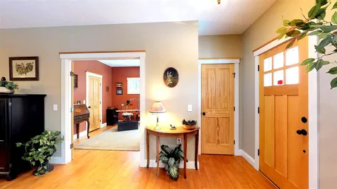 8 Pasture Lane Holderness NH 03245