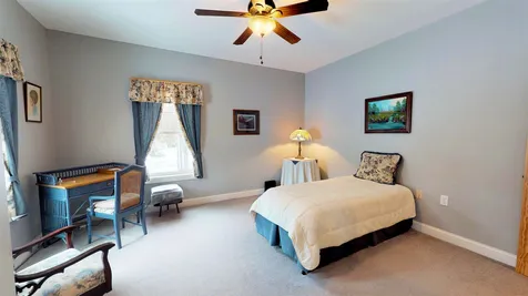 8 Pasture Lane Holderness NH 03245
