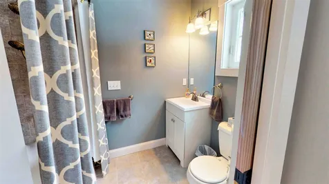 8 Pasture Lane Holderness NH 03245