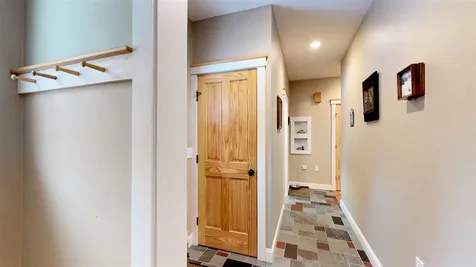 8 Pasture Lane Holderness NH 03245