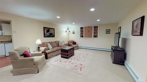 8 Pasture Lane Holderness NH 03245