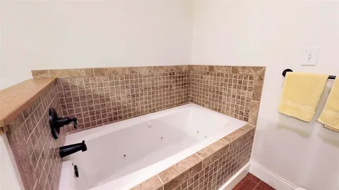 8 Pasture Lane Holderness NH 03245