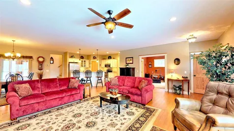 8 Pasture Lane Holderness NH 03245