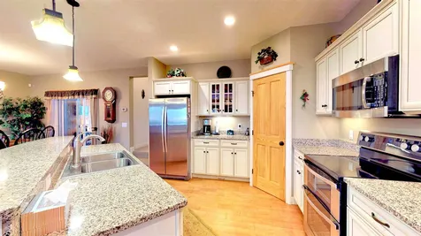 8 Pasture Lane Holderness NH 03245