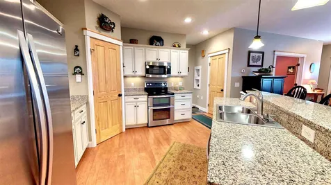 8 Pasture Lane Holderness NH 03245