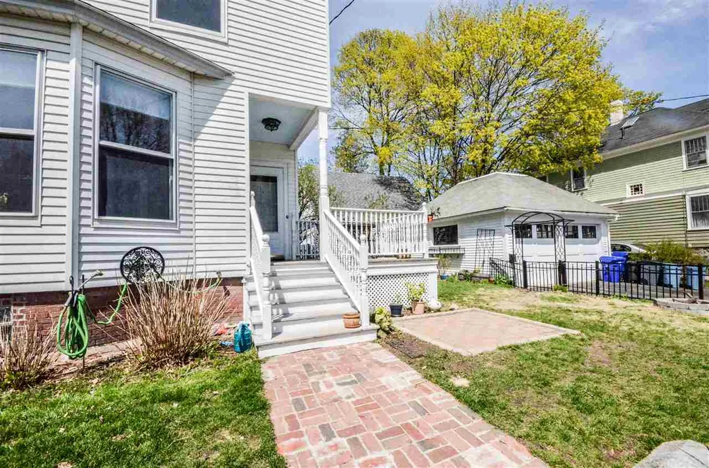 95 N Adams Street Manchester NH 03104