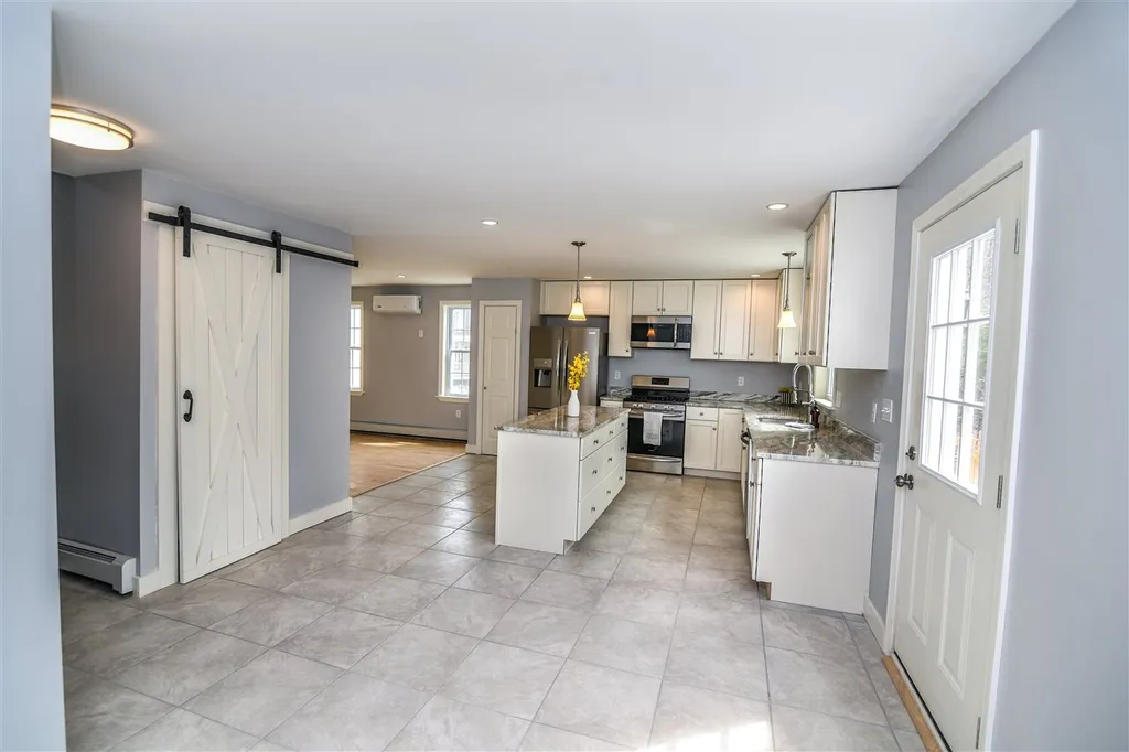 30 Chestnut Way Lee NH 03861