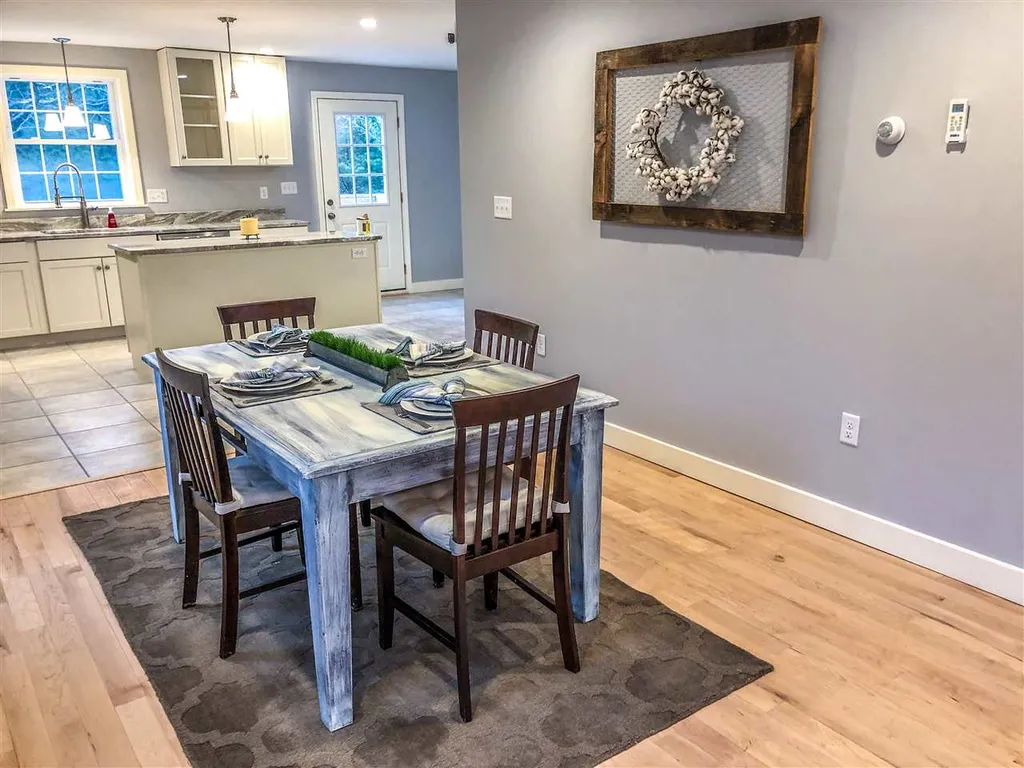 30 Chestnut Way Lee NH 03861
