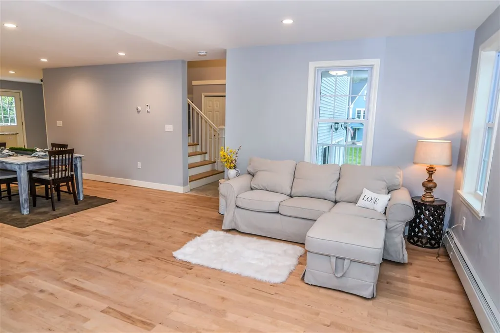 30 Chestnut Way Lee NH 03861