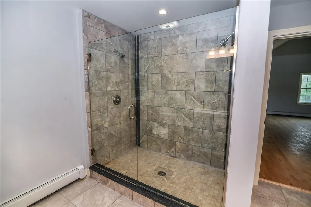 30 Chestnut Way Lee NH 03861
