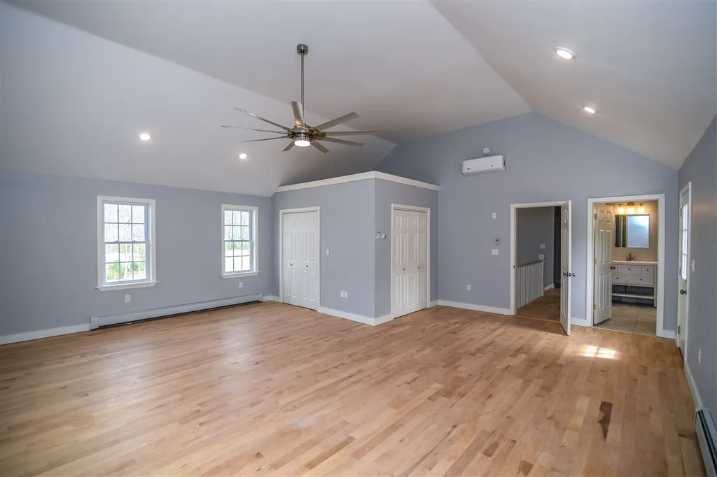 30 Chestnut Way Lee NH 03861