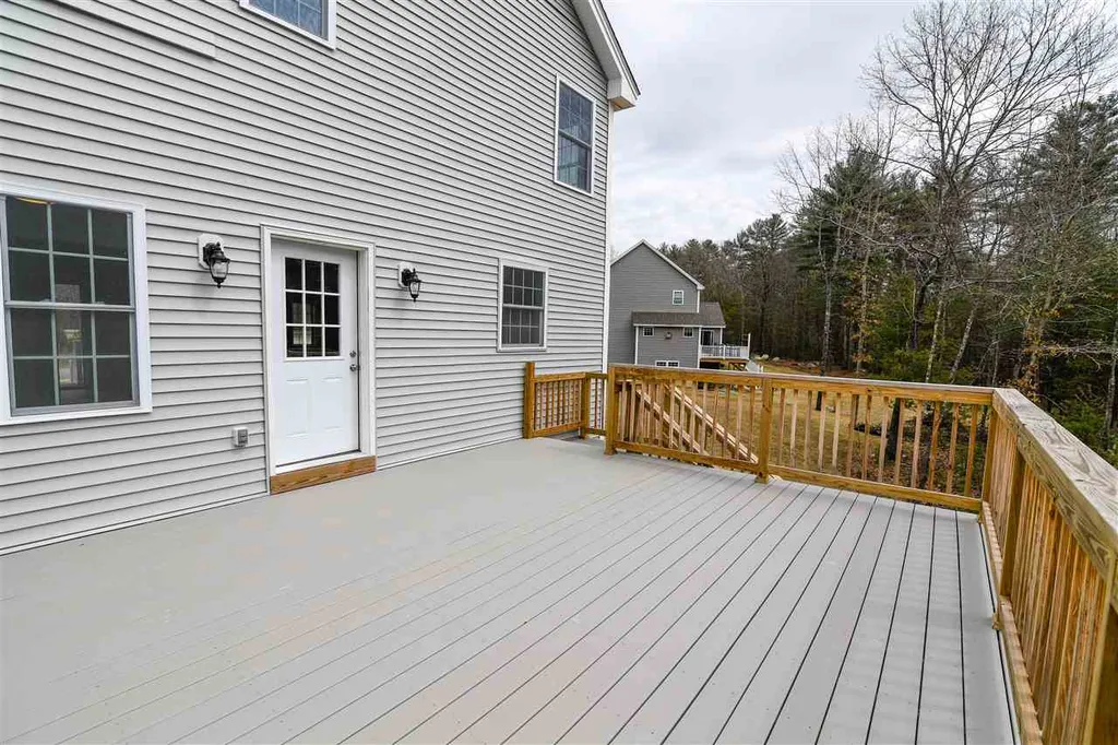 30 Chestnut Way Lee NH 03861