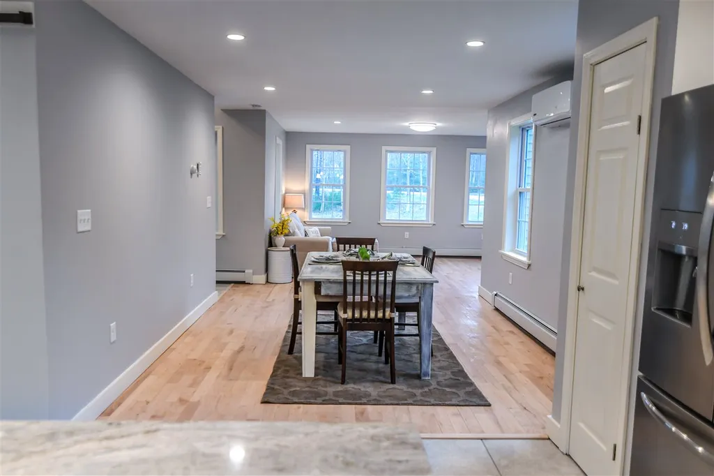 30 Chestnut Way Lee NH 03861