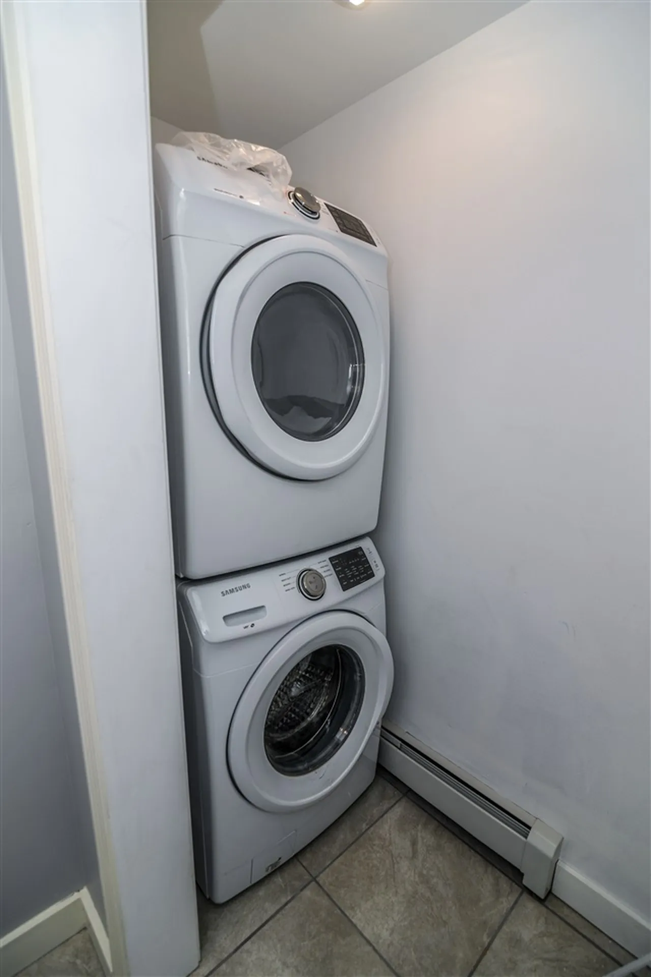 30 Chestnut Way Lee NH 03861