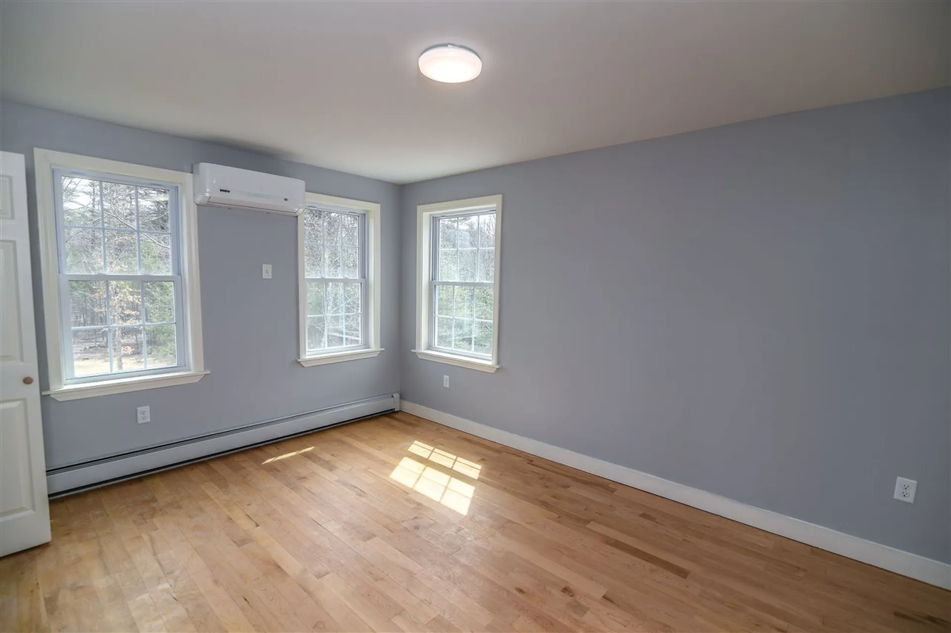 30 Chestnut Way Lee NH 03861