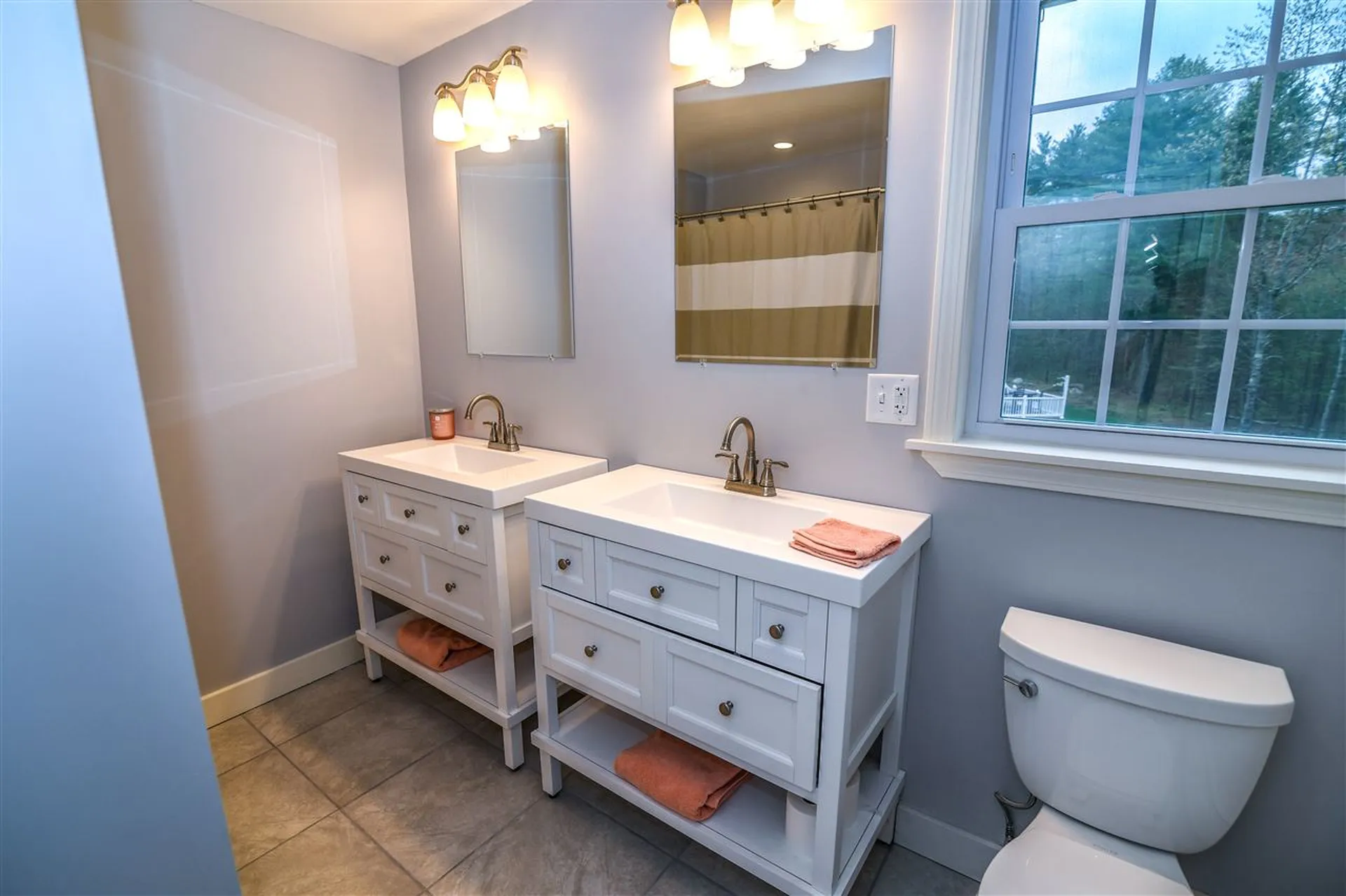 30 Chestnut Way Lee NH 03861